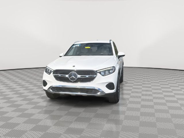 Used 2024 Mercedes-Benz GLC 300 4MATIC image 5
