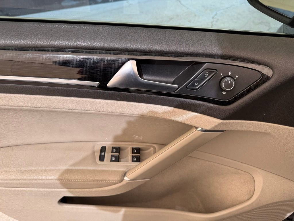 Used 2018 Volkswagen Golf SEL image 8