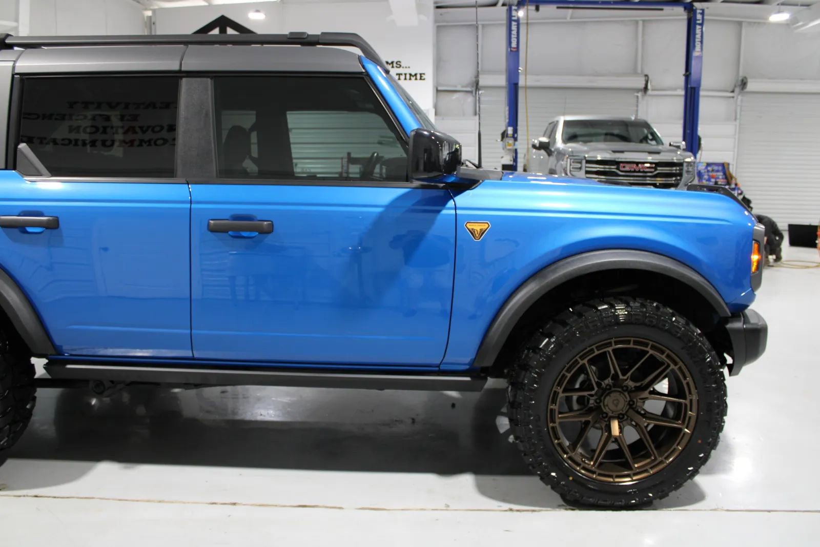 Used 2023 Ford Bronco Badlands AWD/4WD image 7