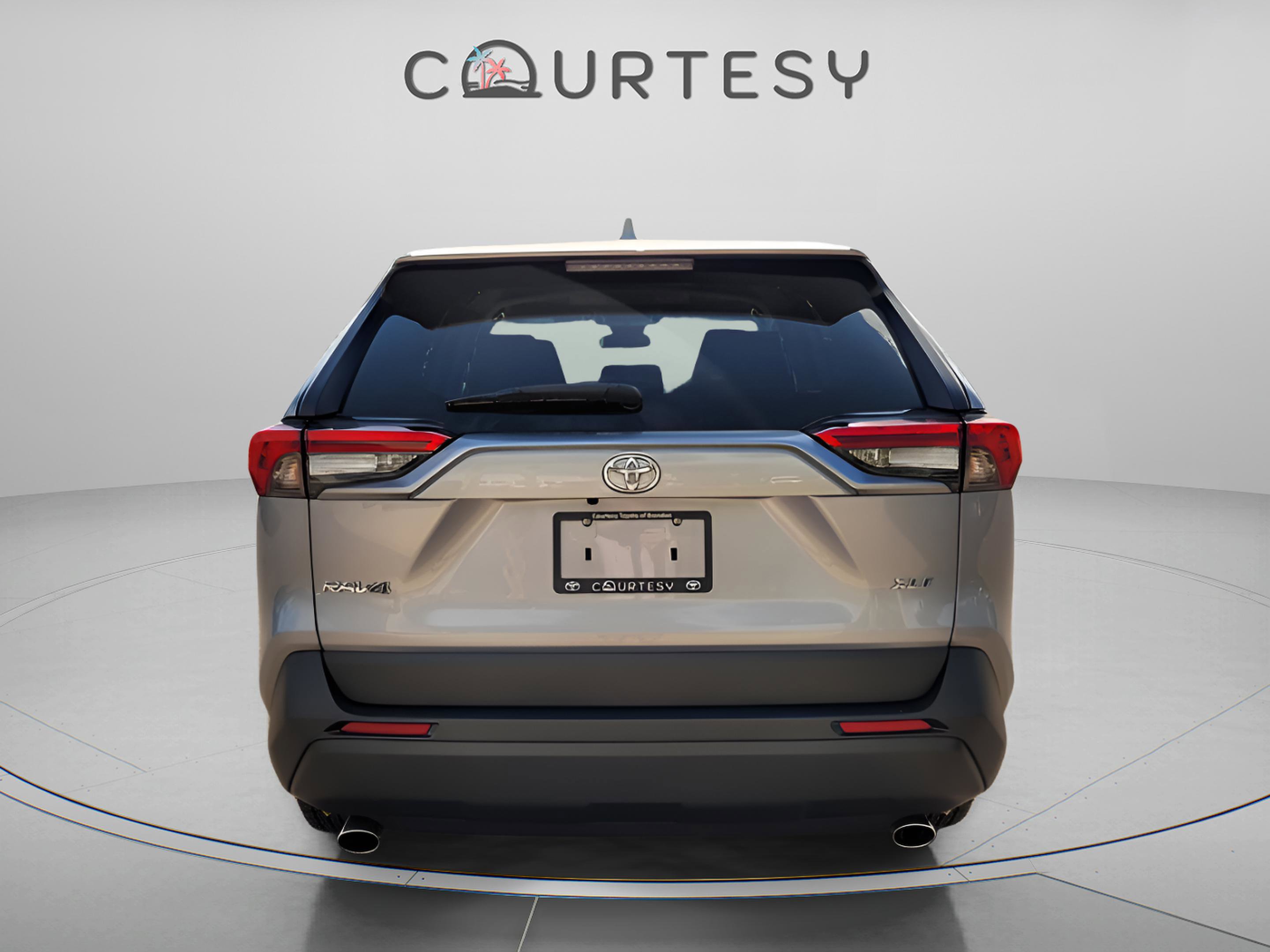 Certified 2021 Toyota RAV4 XLE image 4