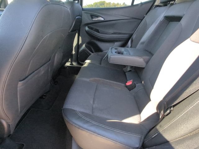 Used 2022 Buick Encore GX Select w/ Sport Touring Package FWD image 23