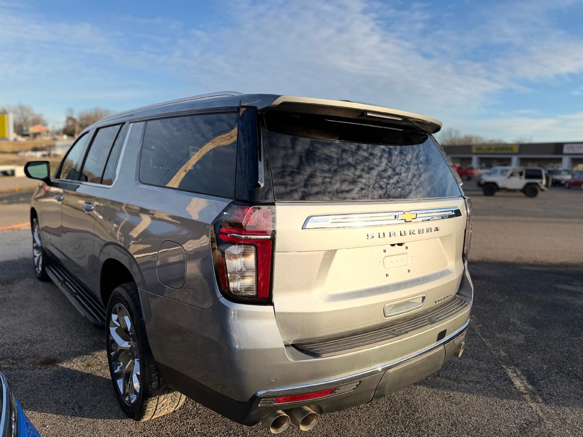 Used 2023 Chevrolet Suburban Premier AWD/4WD image 5