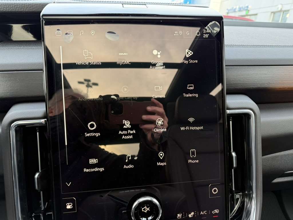 New 2026 GMC Yukon Denali w/ Denali Reserve Package image 19