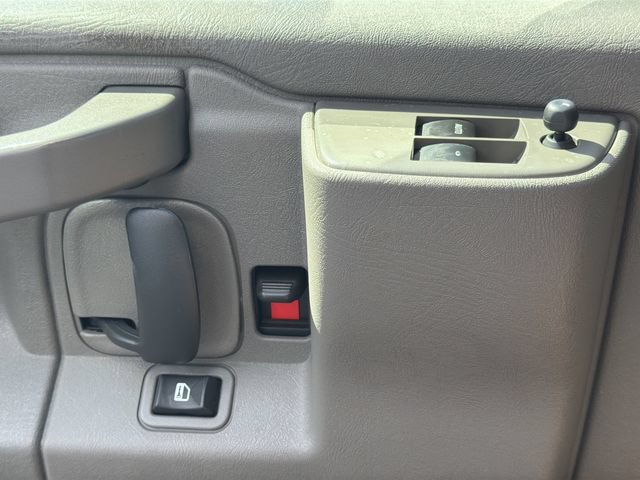 Used 2023 Chevrolet Express 3500 w/ Power Convenience Package RWD image 16