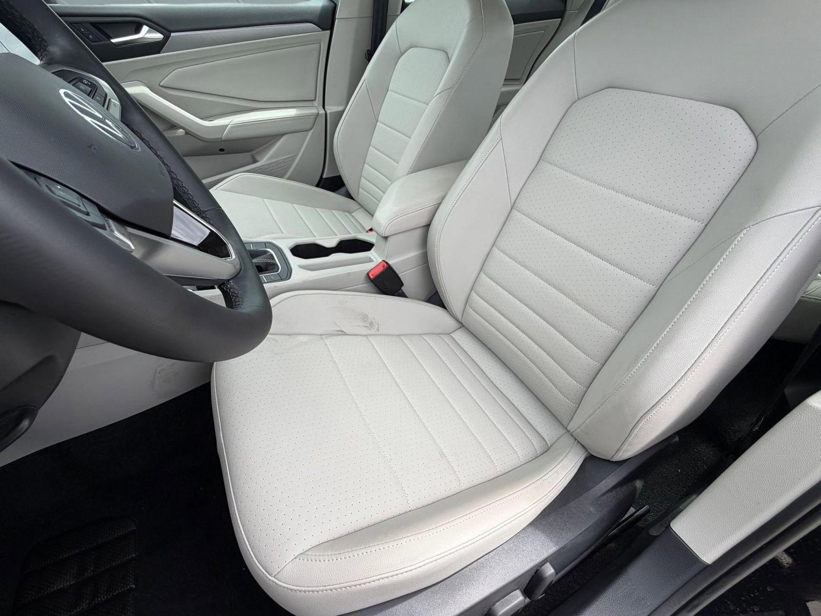 Used 2023 Volkswagen Jetta SE image 21