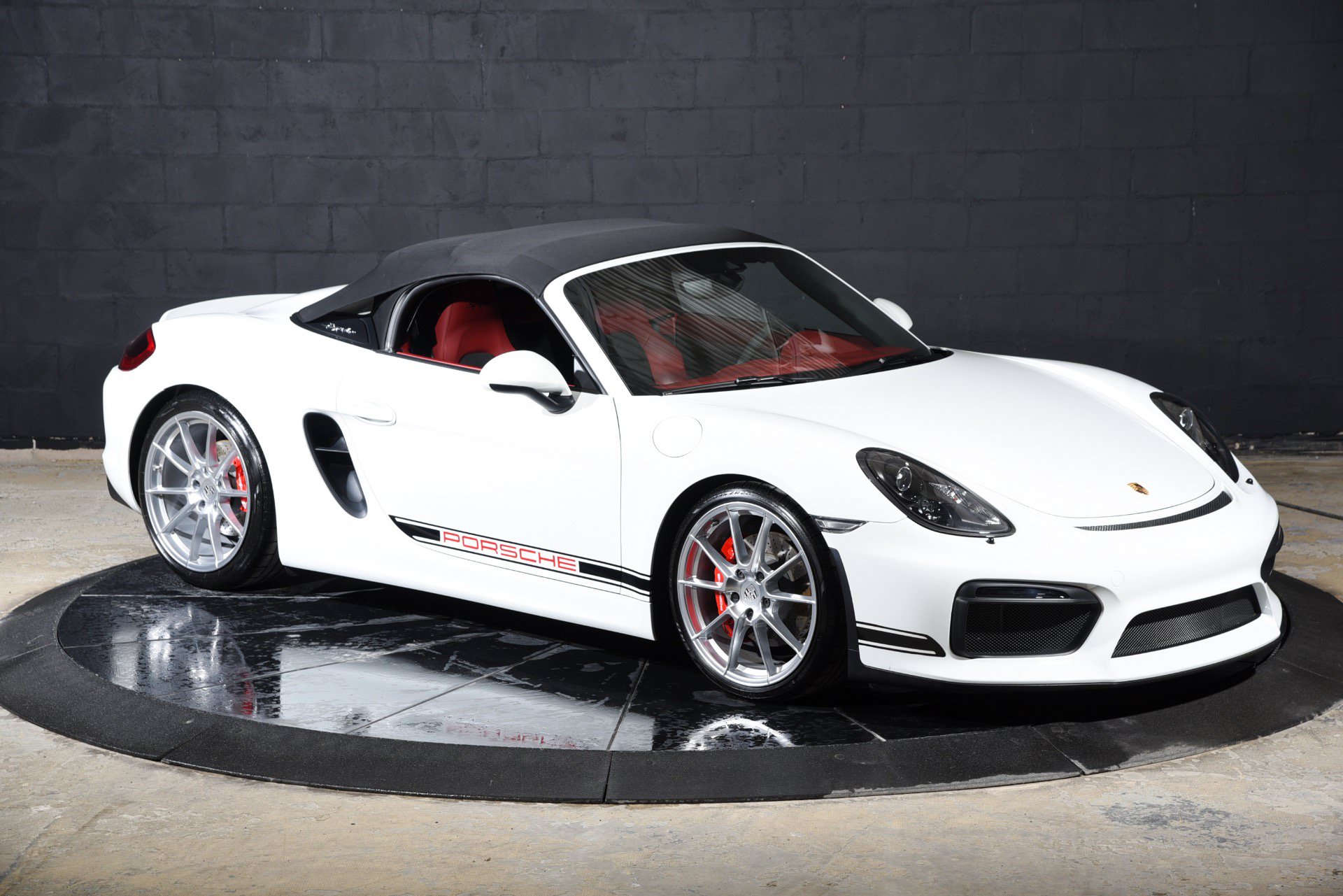 Used 2016 Porsche Boxster Spyder RWD image 29