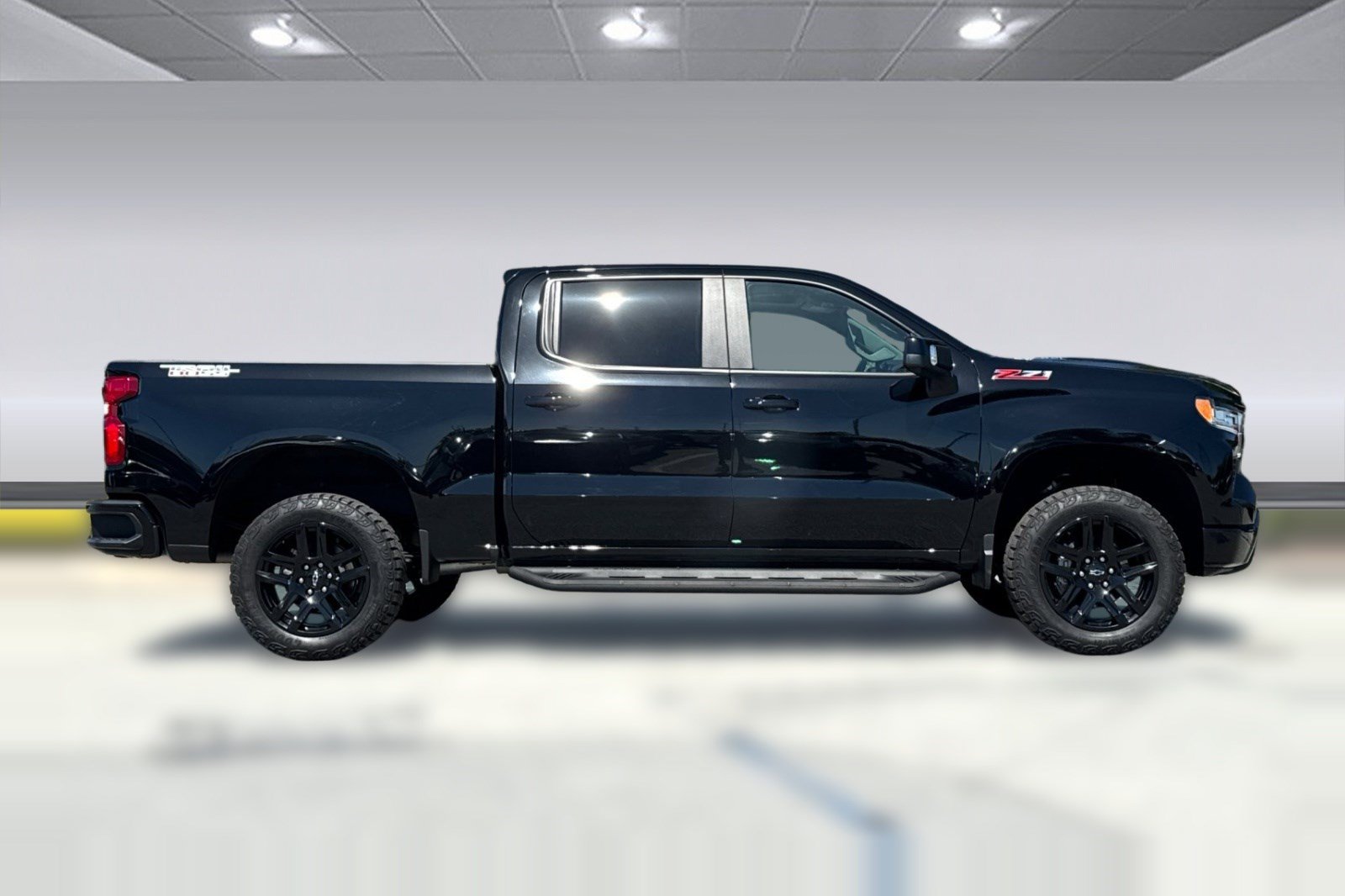 Used 2025 Chevrolet Silverado 1500 LT Trail Boss w/ LT Trail Boss Premium Package AWD/4WD image 8