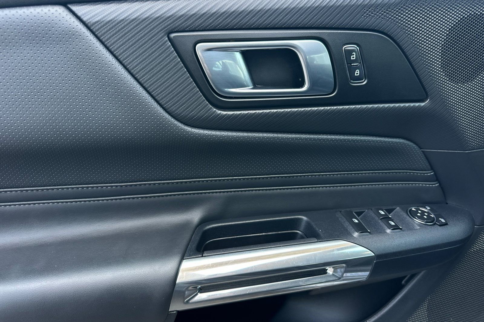 Certified 2025 Ford Mustang Premium RWD image 10