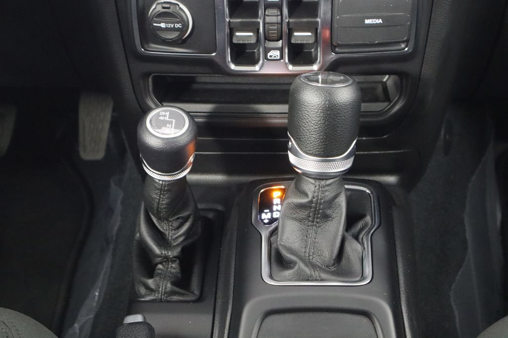 Used 2022 Jeep Wrangler Unlimited Sport AWD/4WD image 27