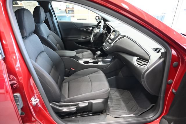 Used 2024 Chevrolet Malibu LT w/ LPO, Floor Liner Package FWD image 10