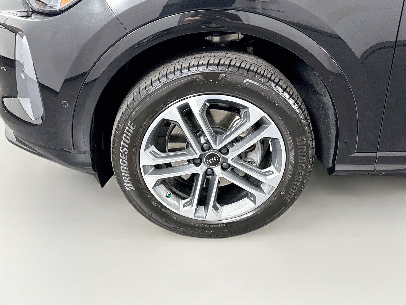 Used 2025 Audi Q5 Premium AWD/4WD image 44