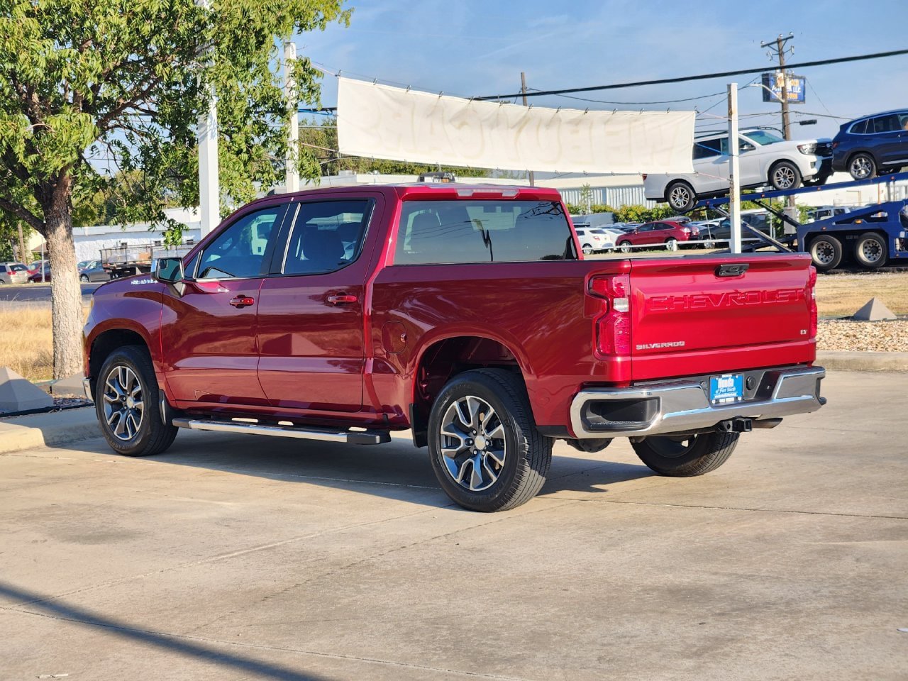 Used 2024 Chevrolet Silverado 1500 LT RWD image 7