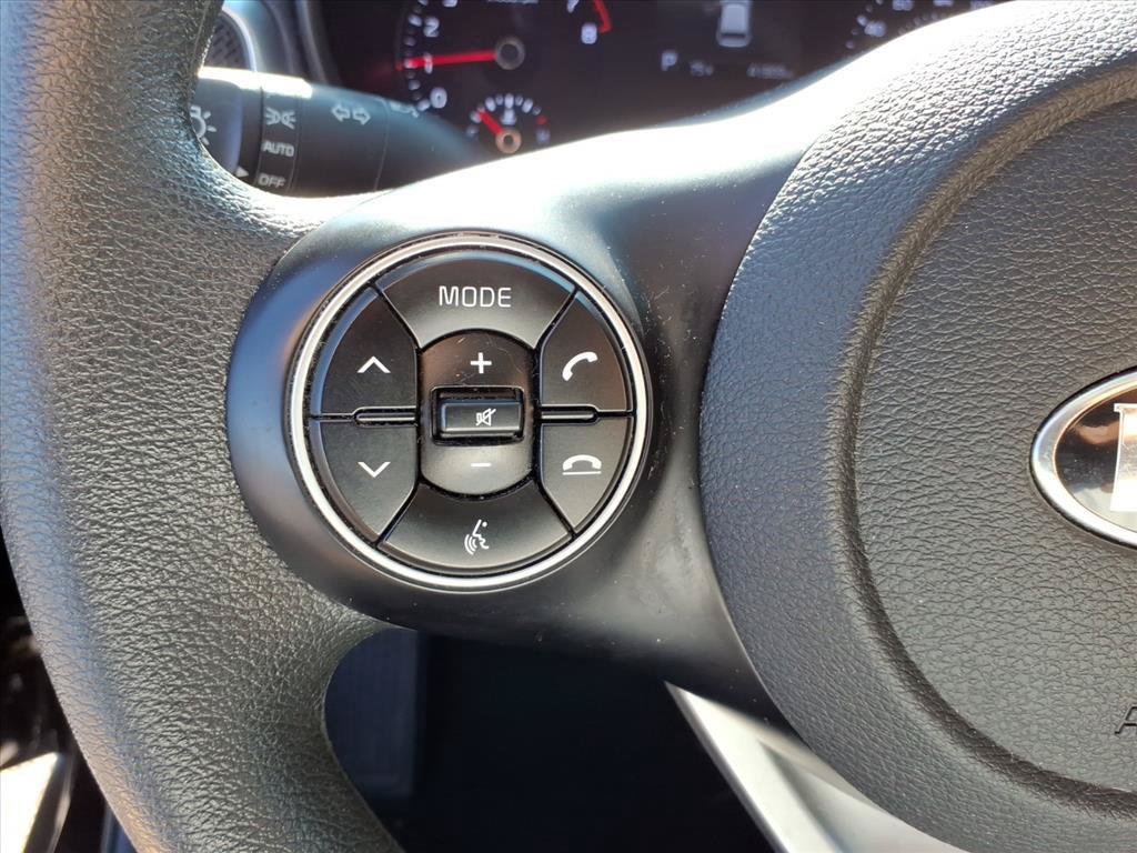 Used 2021 Kia Soul LX FWD image 18