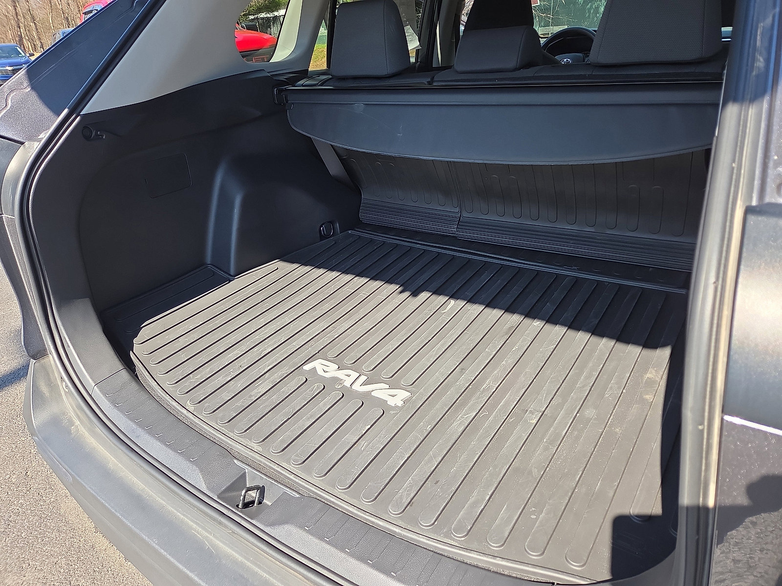 Used 2025 Toyota RAV4 XLE w/ Convenience Package image 35