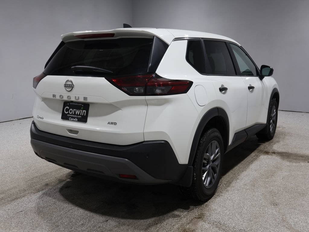 Used 2022 Nissan Rogue S video 2