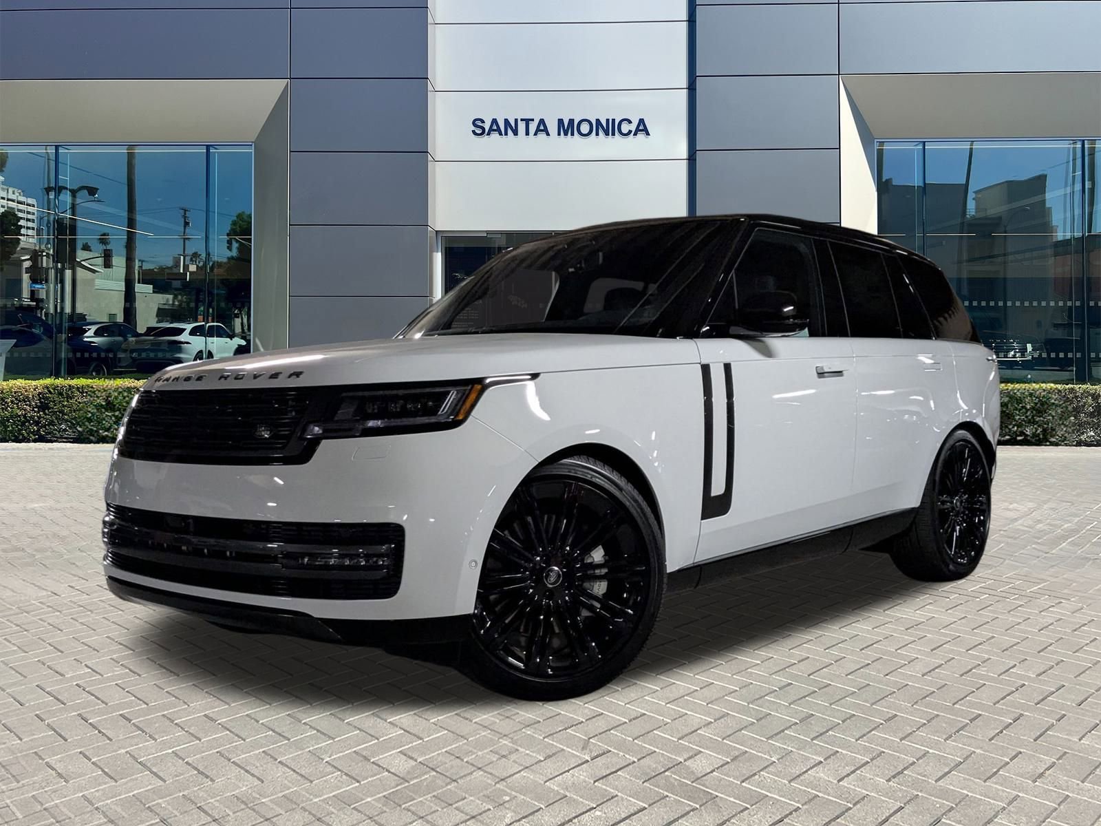New 2025 Land Rover Range Rover SE