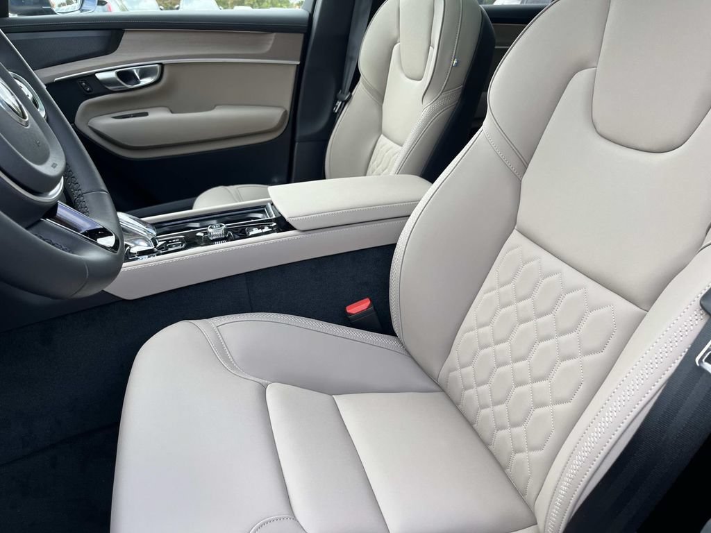 Certified 2026 Volvo XC90 B6 Plus AWD/4WD image 22