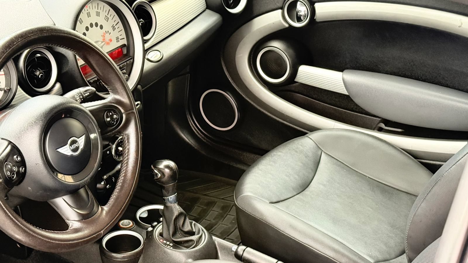 Used 2011 MINI Cooper Clubman FWD image 7