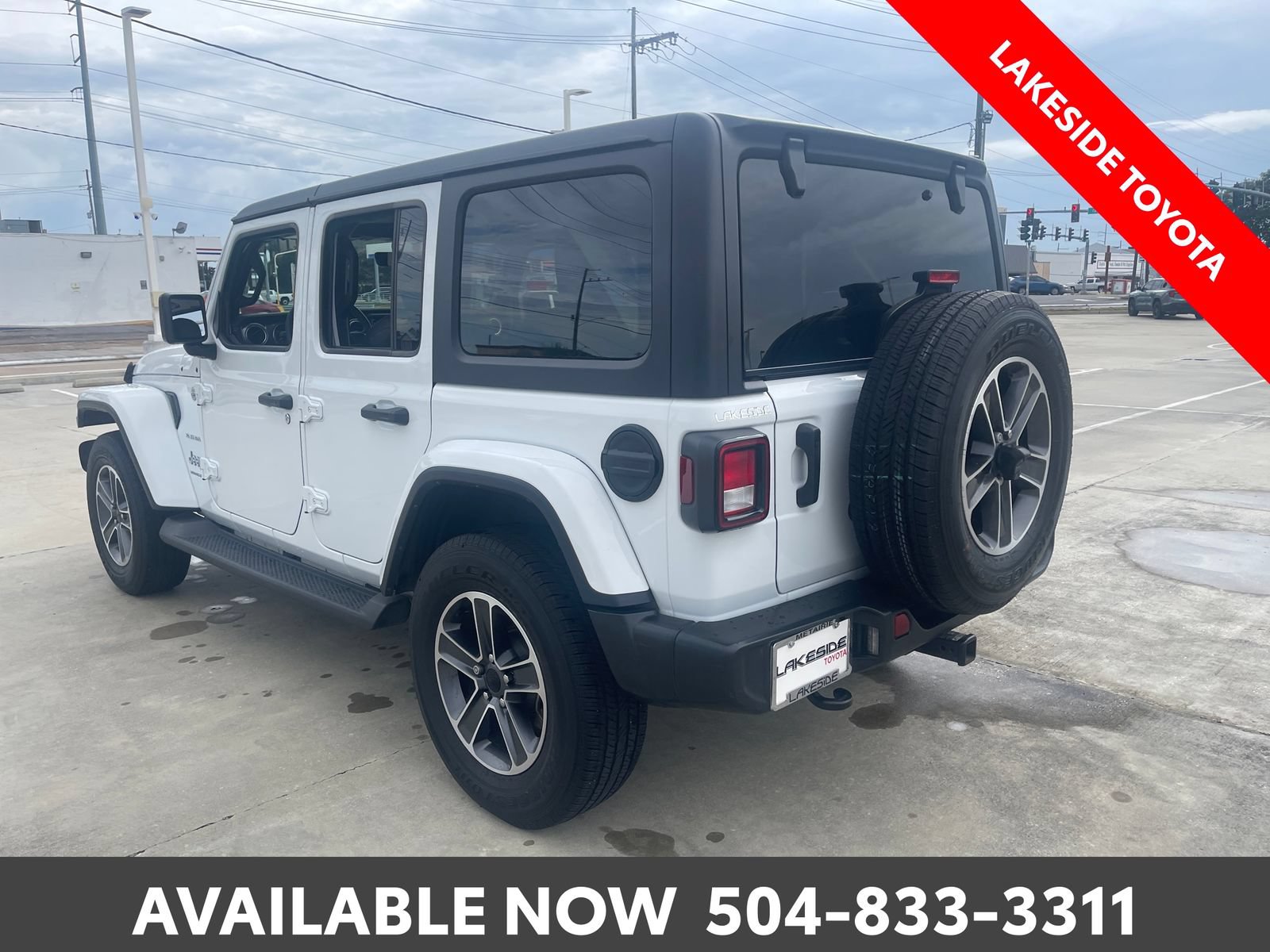 Used 2023 Jeep Wrangler Unlimited Sahara AWD/4WD image 3