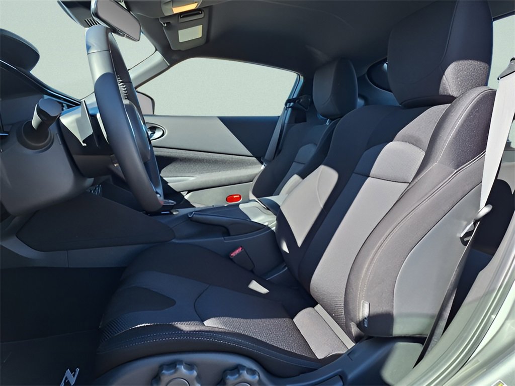 Used 2025 Nissan Z Sport w/ Floor Mat Package image 11