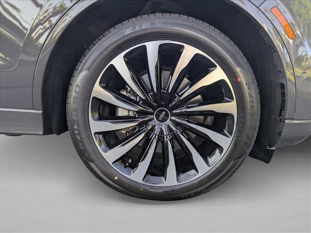 Used 2021 Lincoln Aviator Black Label Grand Touring w/ Class IV Trailer Tow Package AWD/4WD image 23