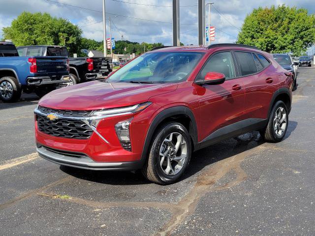 Used 2025 Chevrolet Trax LT FWD image 4