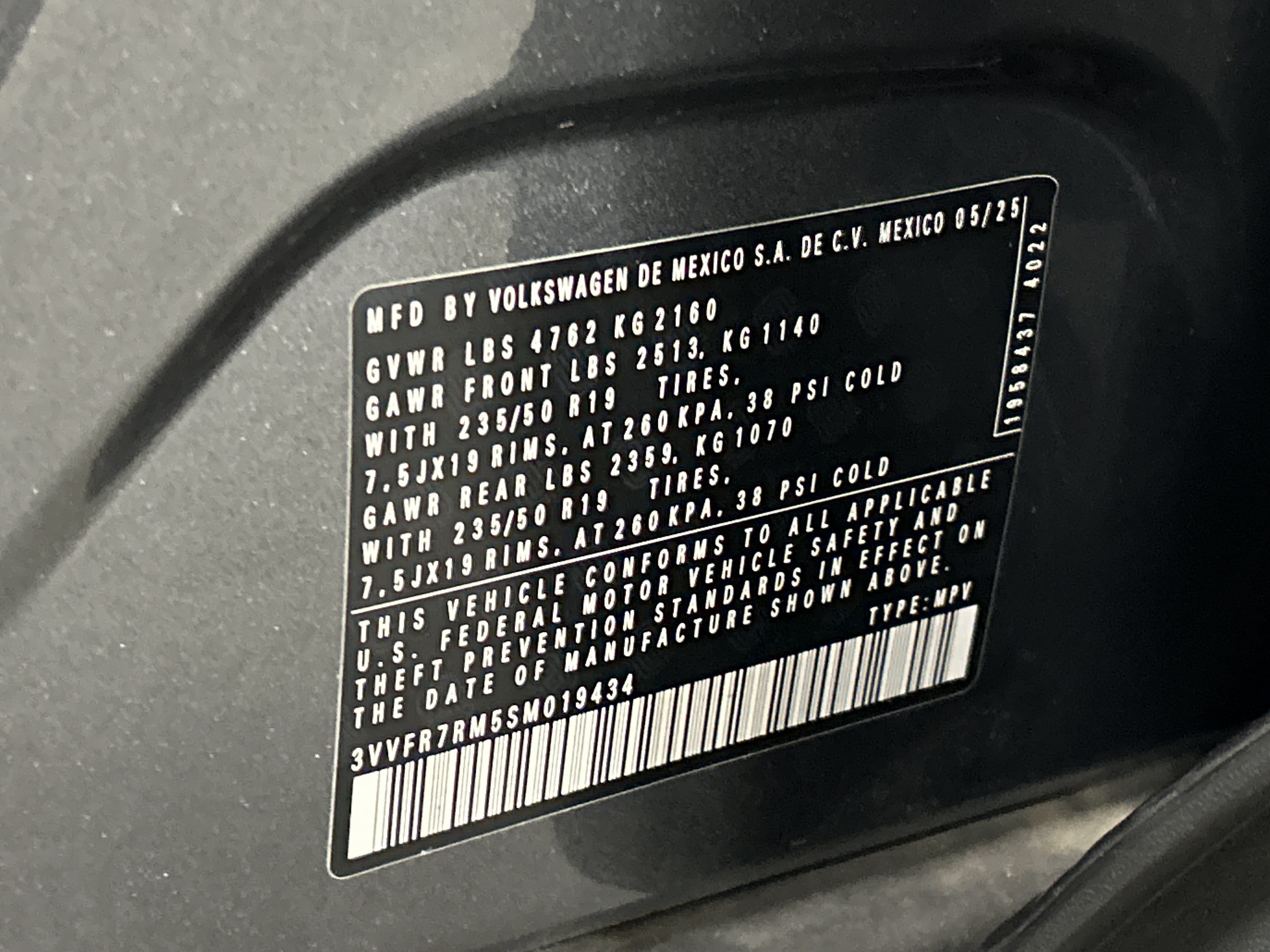 Used 2025 Volkswagen Tiguan SE FWD image 36