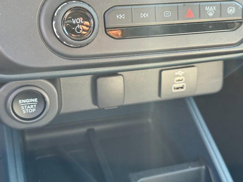 New 2025 Ford Maverick XLT w/ XLT Luxury Package image 21