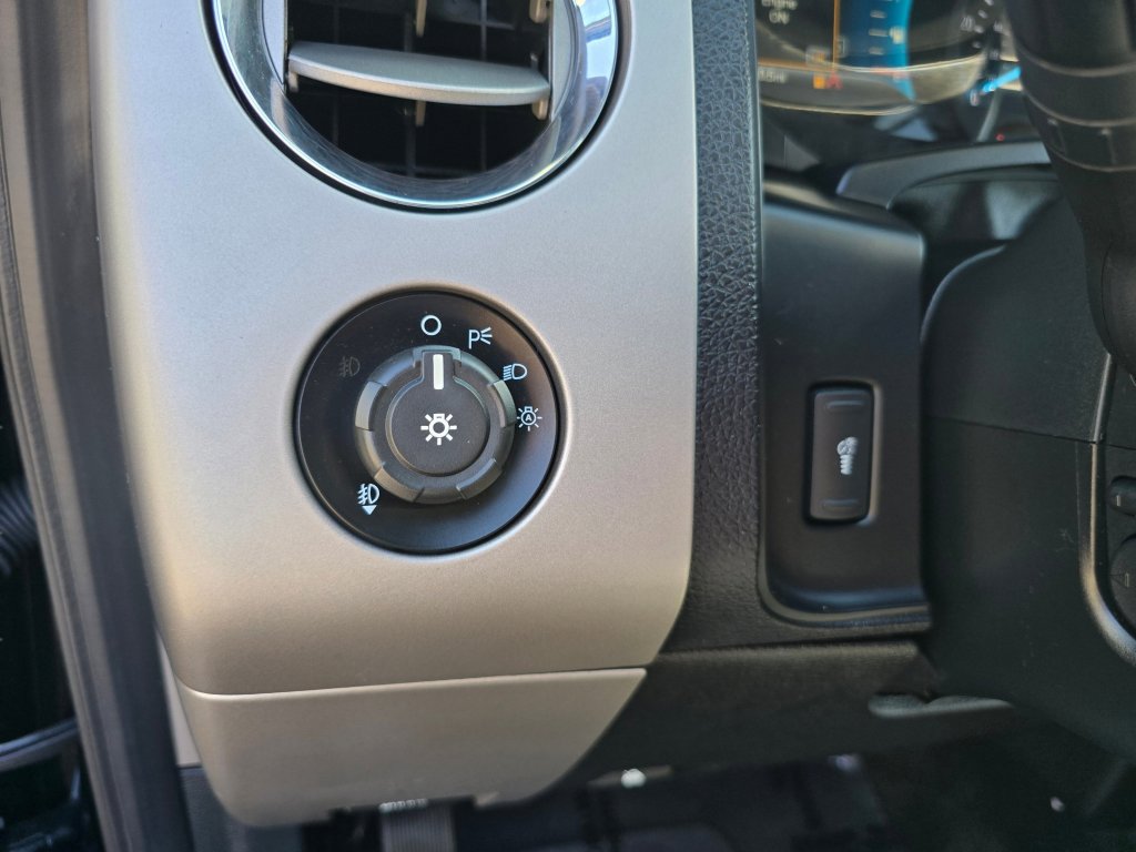 Used 2017 Ford Expedition Limited AWD/4WD image 39