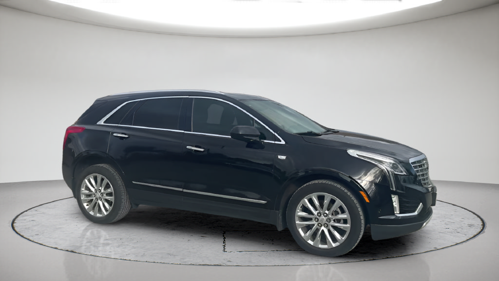 Used 2017 Cadillac XT5 Platinum w/ Driver Assist Package AWD/4WD image 4