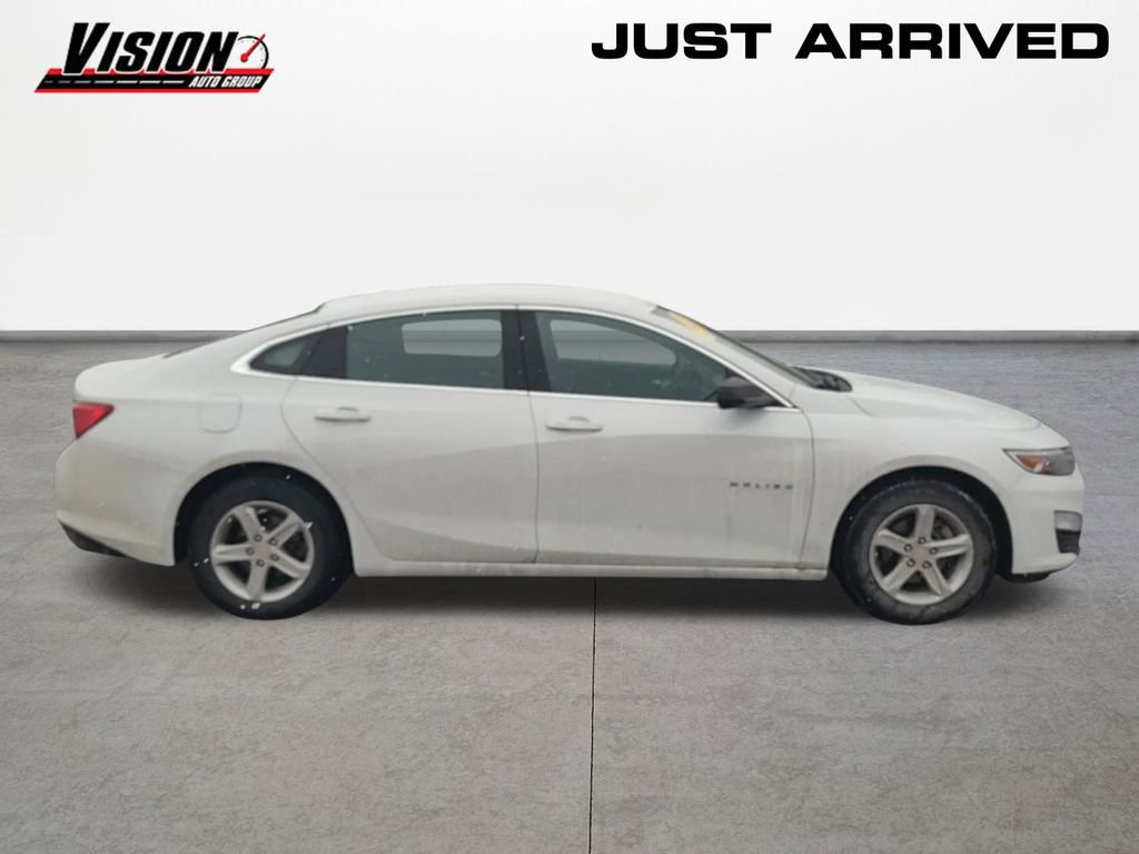 Used 2022 Chevrolet Malibu LS image 4