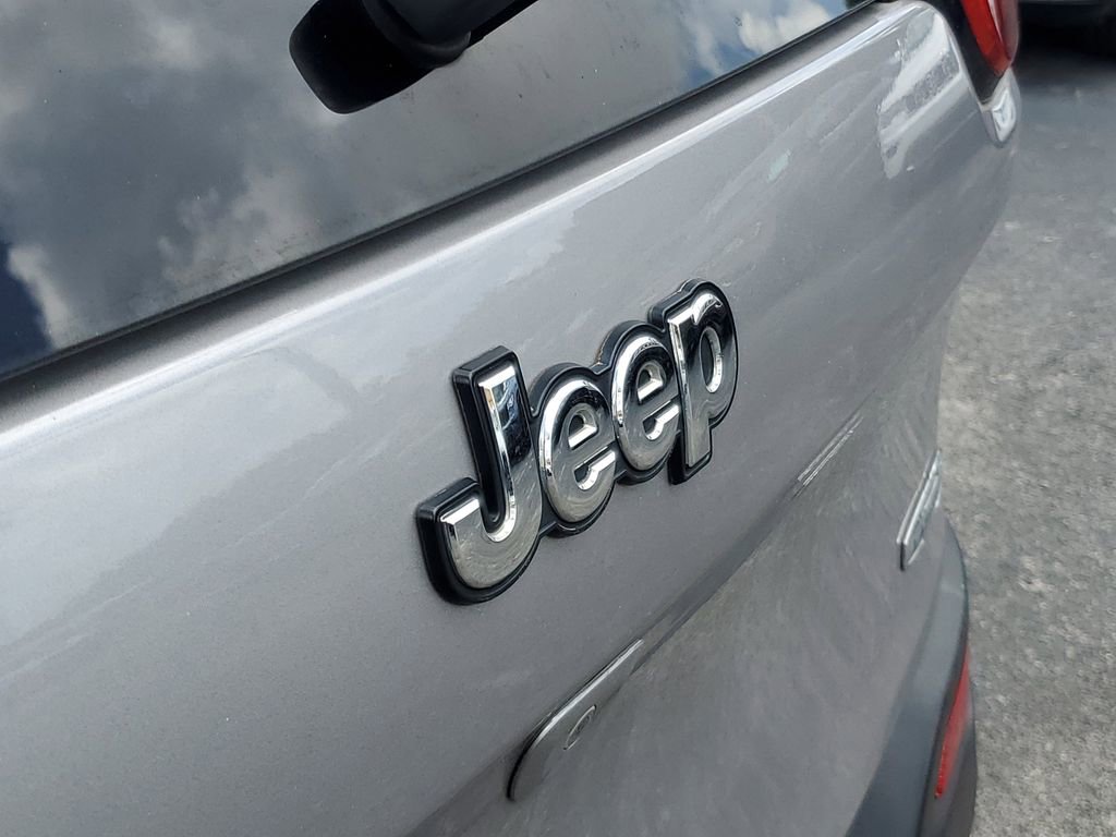 Used 2018 Jeep Cherokee Latitude image 6