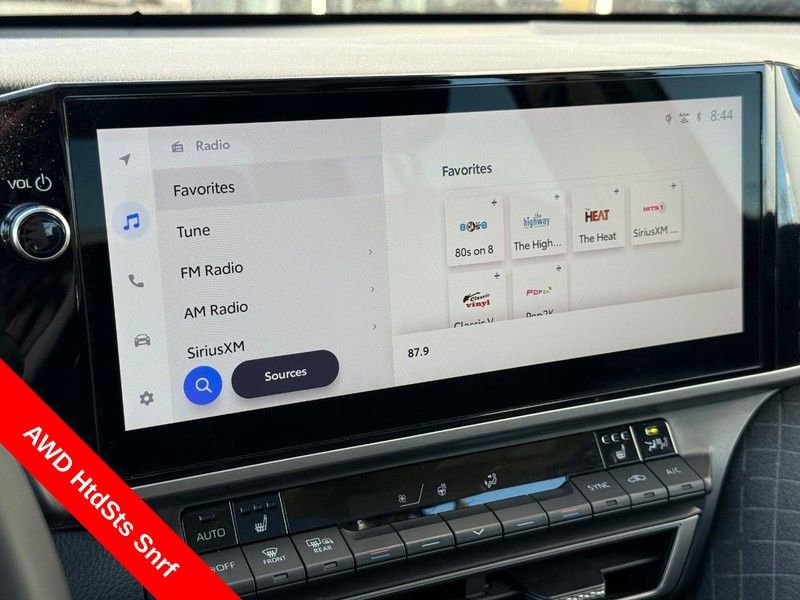 Used 2025 Toyota Camry XLE AWD/4WD image 23