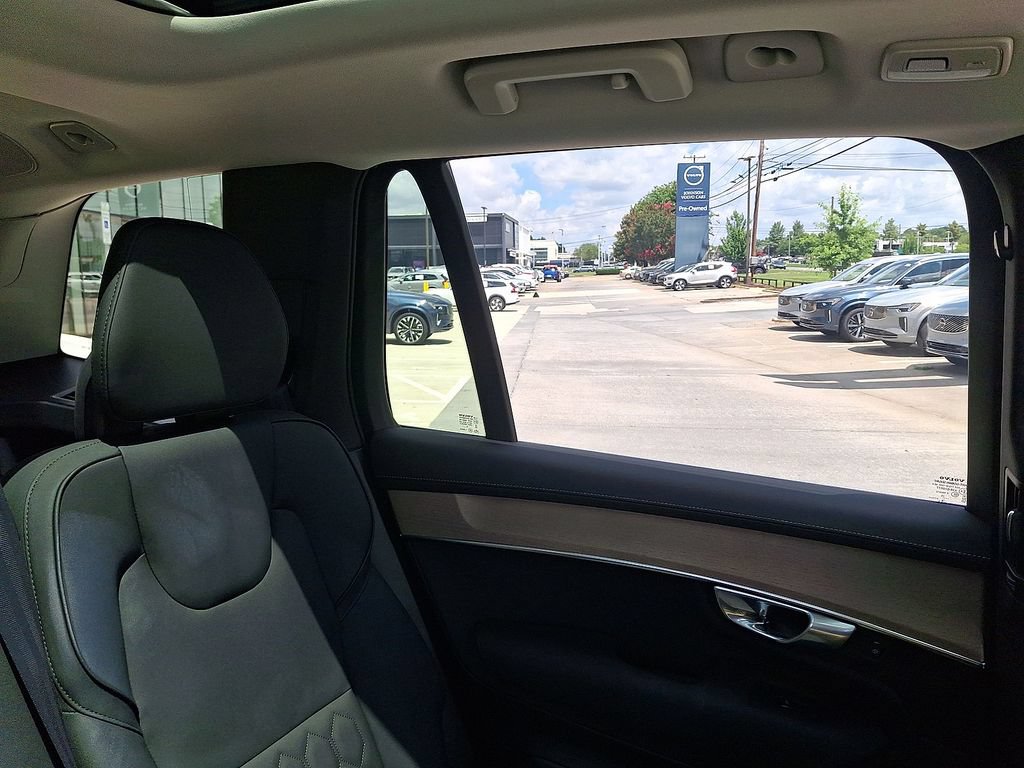 Certified 2026 Volvo XC90 B6 Plus AWD/4WD image 14