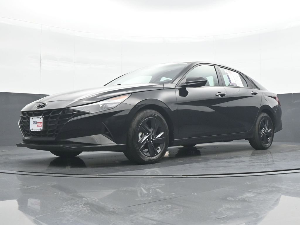 Used 2023 Hyundai Elantra SEL w/ Cargo Package image 26