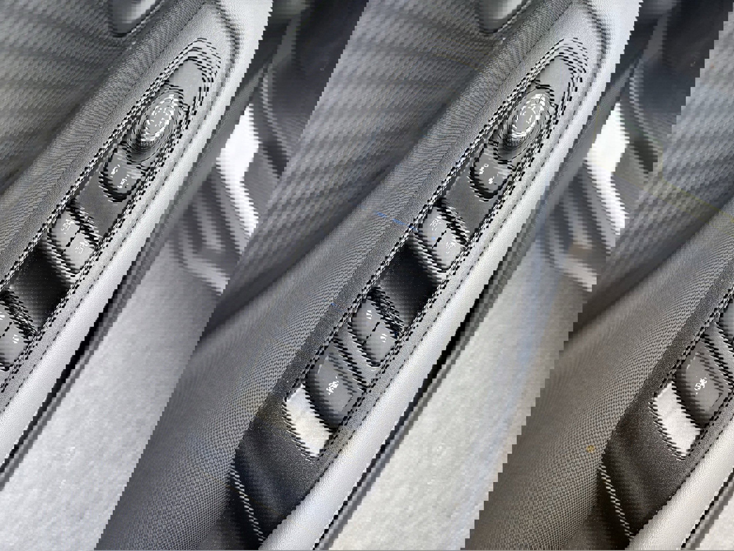 Used 2025 Subaru Outback Premium image 26