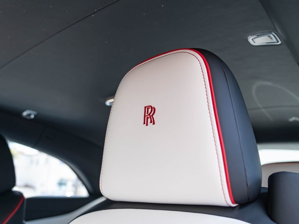 New 2026 Rolls-Royce Spectre image 9
