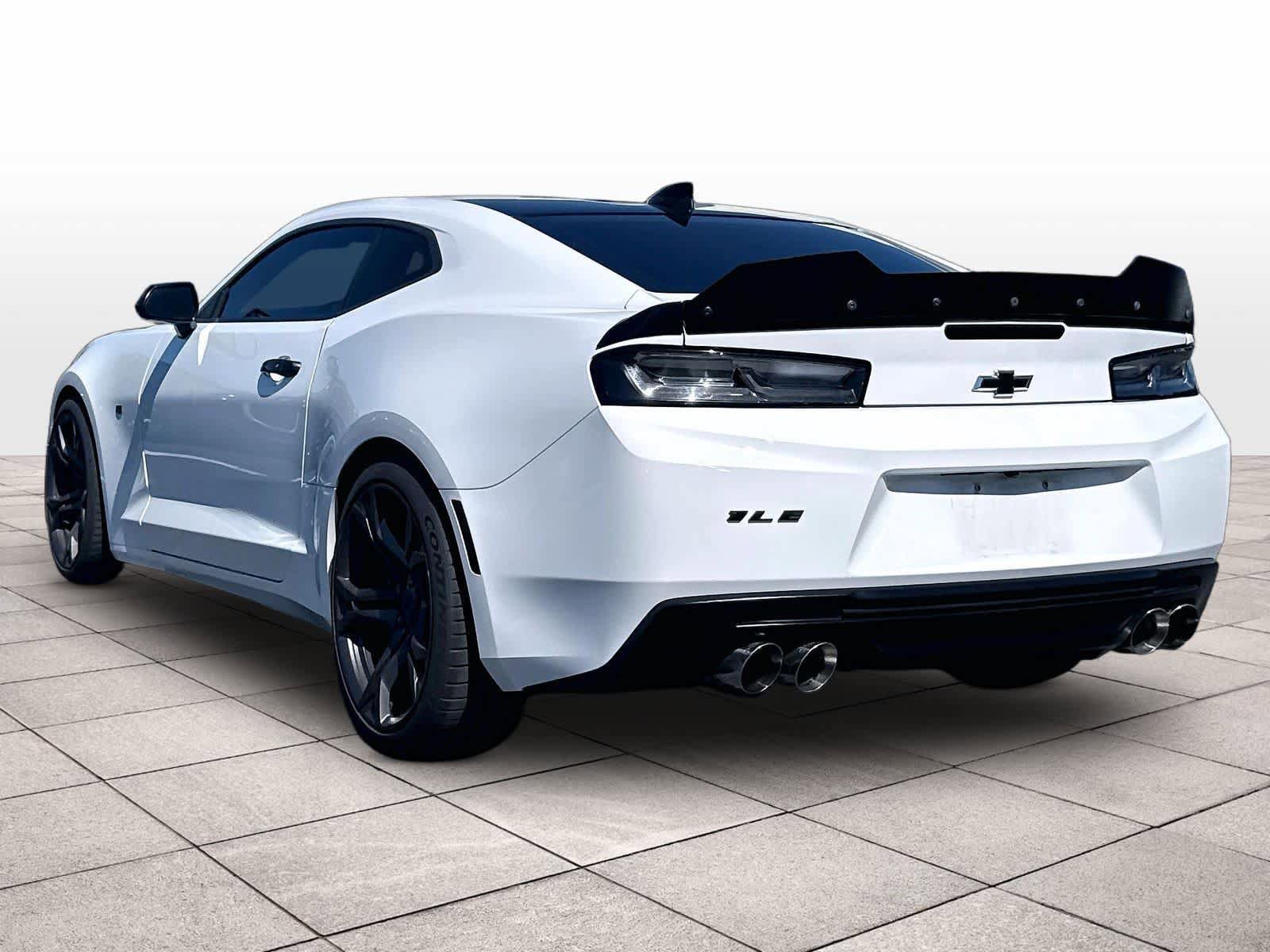 Used 2017 Chevrolet Camaro SS RWD image 7