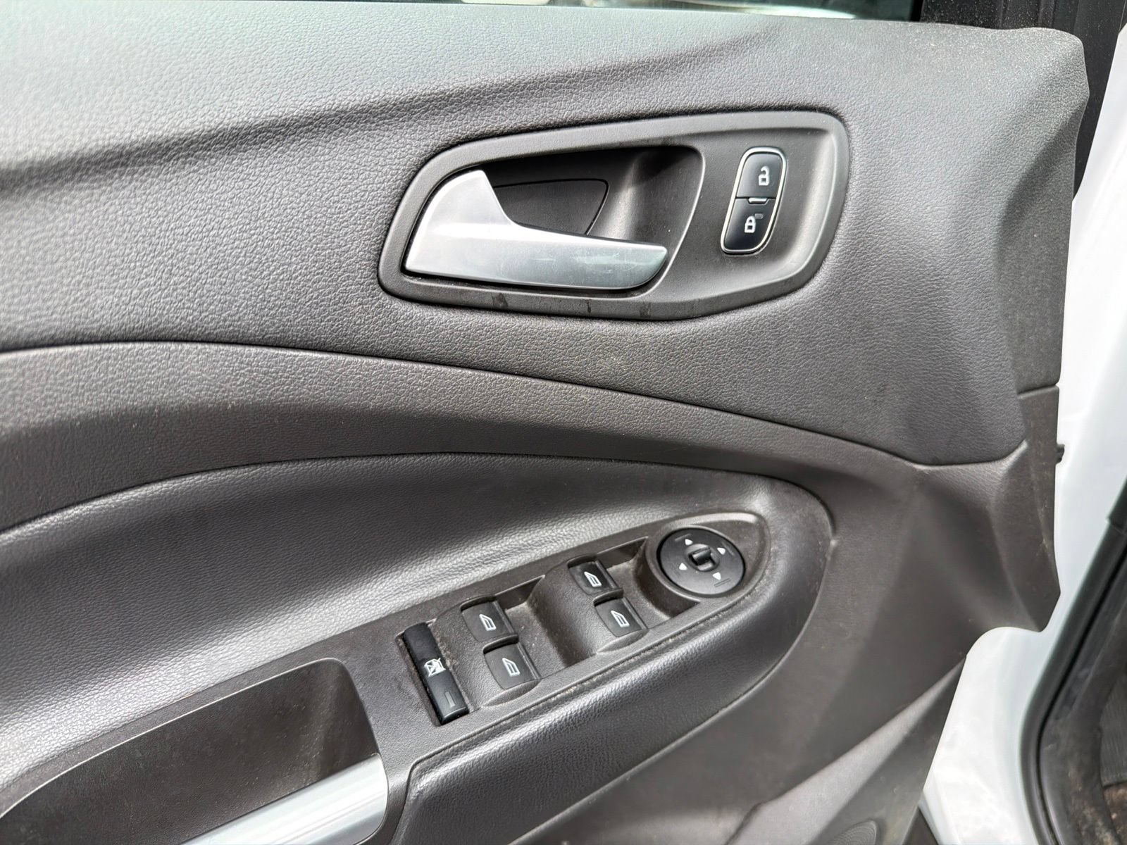 Used 2018 Ford Escape SE w/ SE Sync 3 Package AWD/4WD image 10