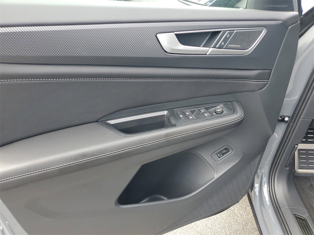 New 2026 Volkswagen Atlas Cross Sport SEL Premium R-Line image 18