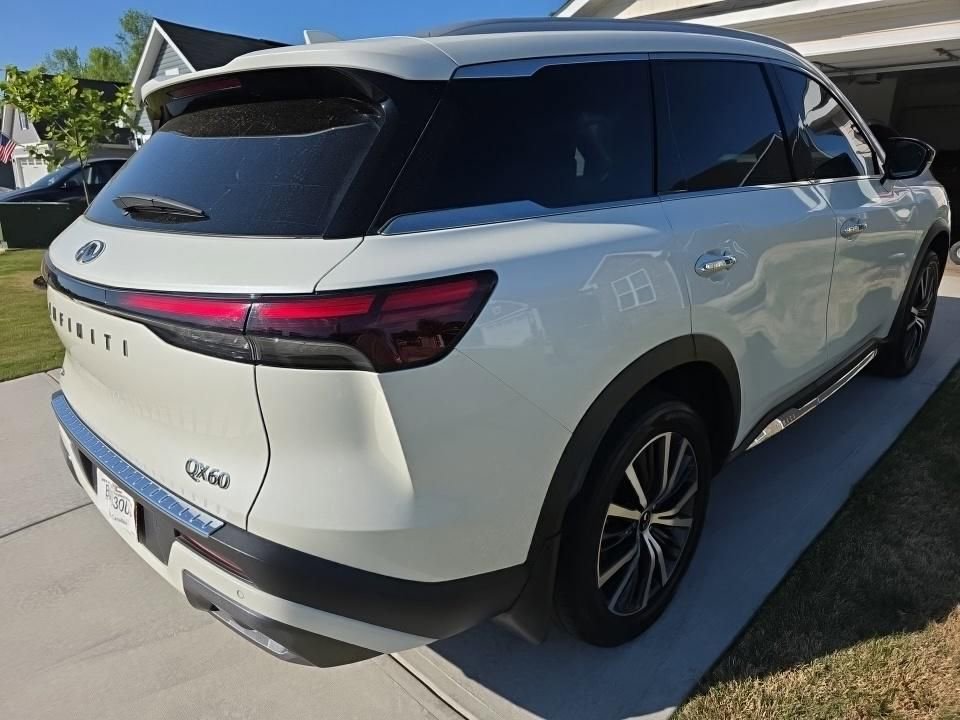 Used 2023 INFINITI QX60 Sensory w/ Vision Package AWD/4WD image 7
