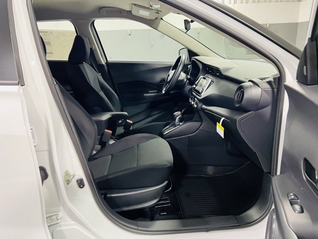 New 2025 Nissan Kicks Play S image 31