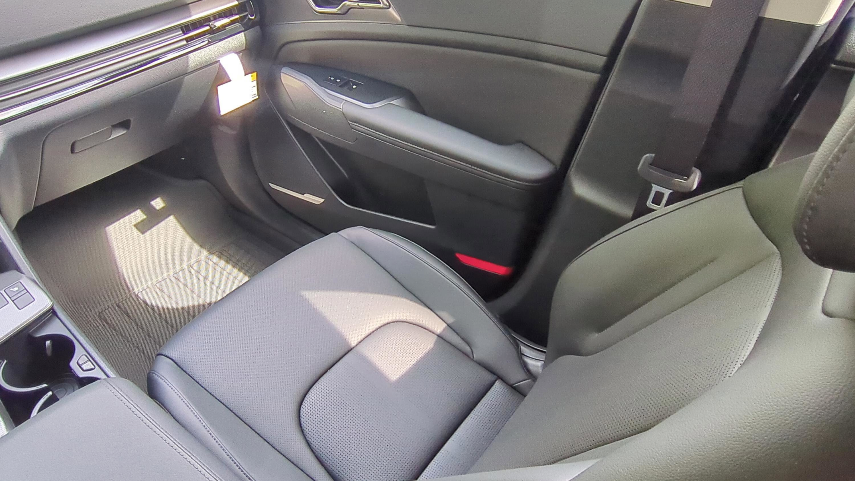 New 2026 Kia Sportage EX FWD image 12