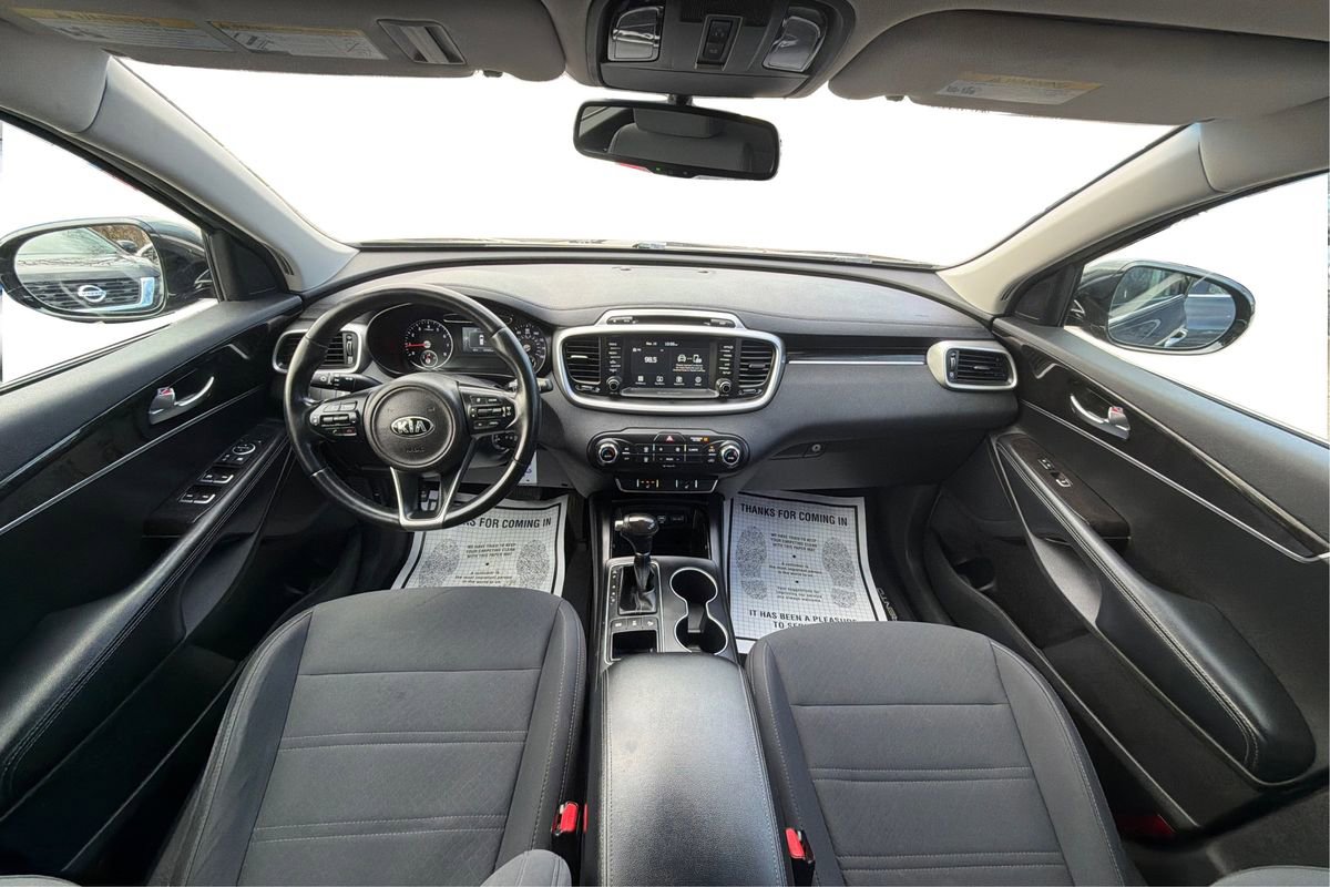 Used 2018 Kia Sorento LX image 27