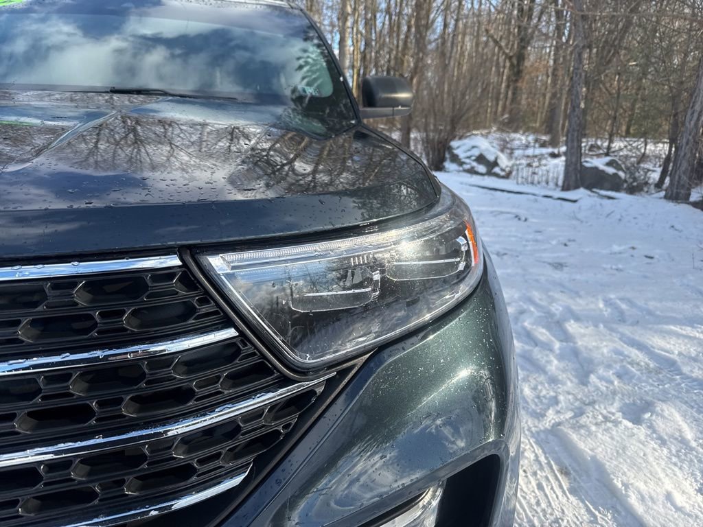 Used 2022 Ford Explorer XLT w/ Equipment Group 202A image 3