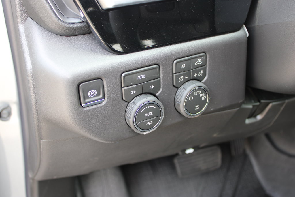 New 2026 Chevrolet Silverado 1500 LT w/ Safety Package AWD/4WD image 18