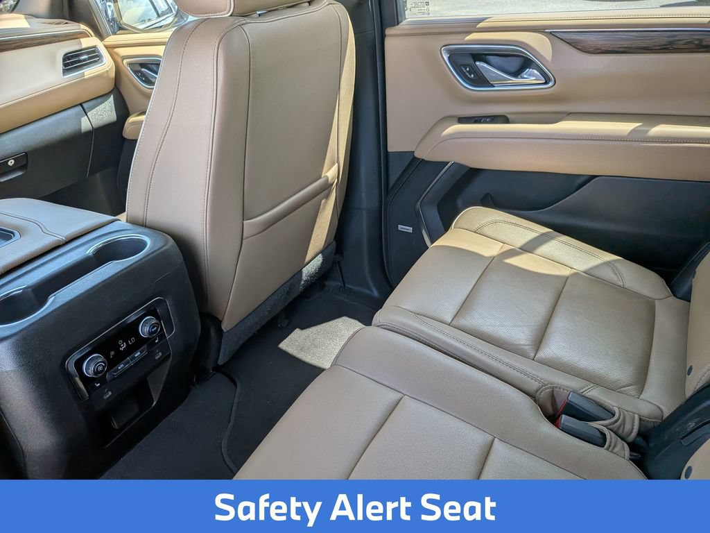 Used 2024 Chevrolet Suburban Premier AWD/4WD image 35