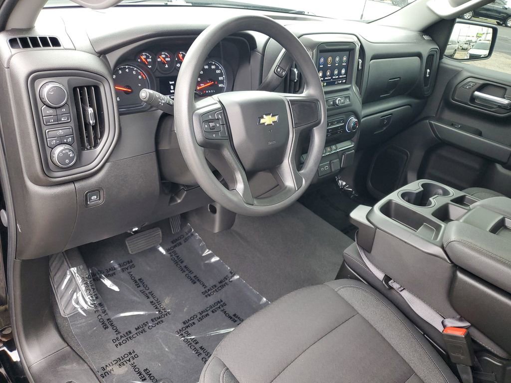 Used 2025 Chevrolet Silverado 1500 Custom image 6