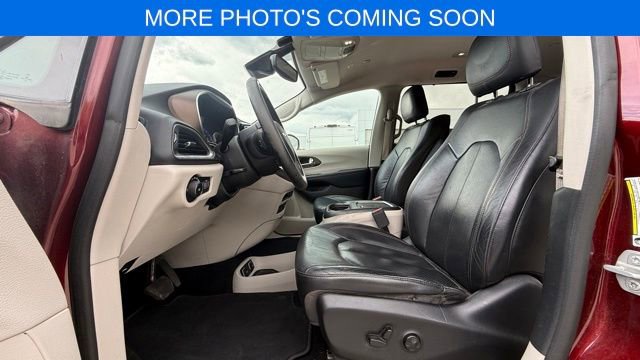Used 2019 Chrysler Pacifica Touring-L Plus w/ Advanced Safetytec Group FWD image 10