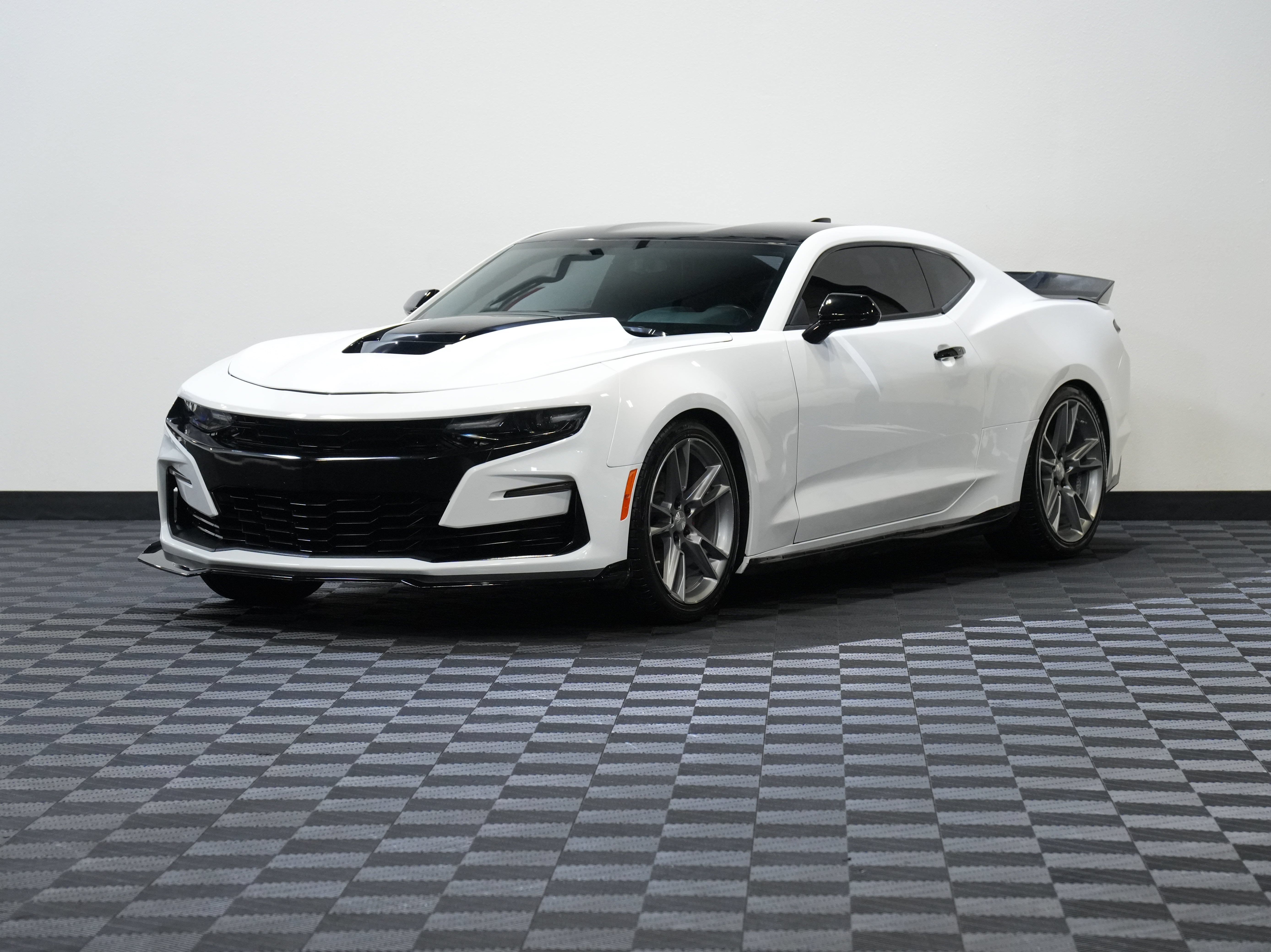 Used 2019 Chevrolet Camaro LS RWD image 3
